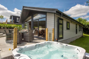 Saffron Lodge, 24 Roadford Lake Lodges